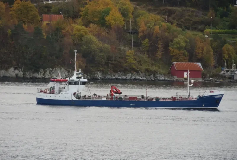 STEINAR HALTBAKK Tanker IMO 5012606 photo 2