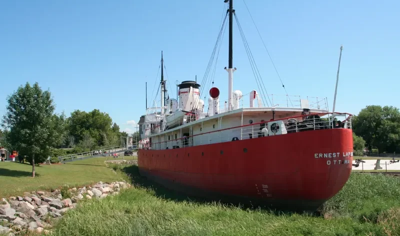 ERNEST LAPOINTE General Cargo IMO 5105829 photo 2