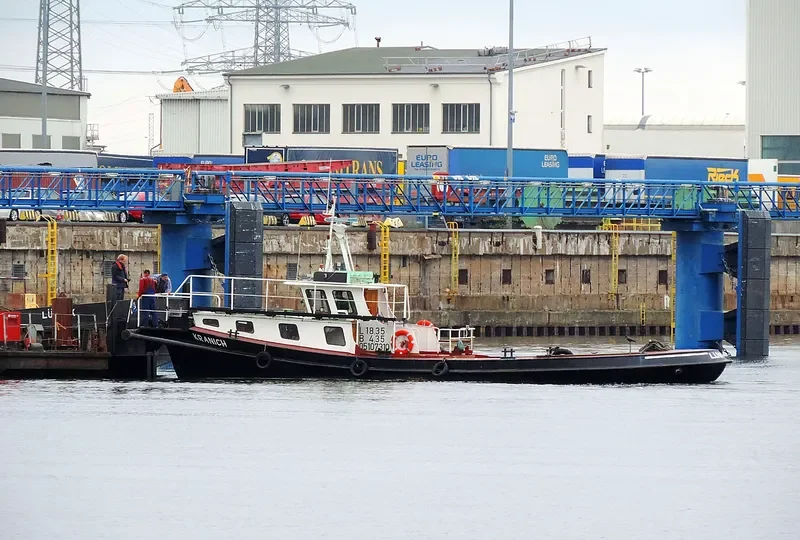 PETRA BENJAMIN Tanker IMO 5107310 photo 4