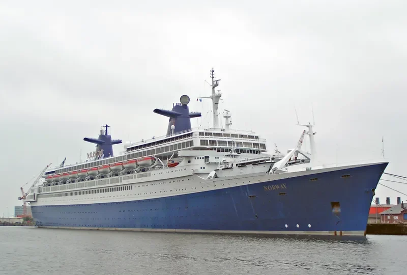 BLUE LADY Passenger Ship IMO 5119143 photo 3