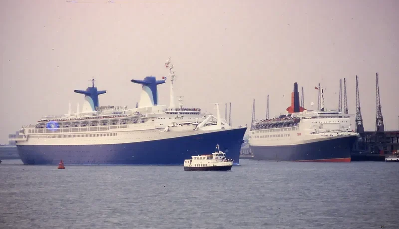 BLUE LADY Passenger Ship IMO 5119143 photo 4