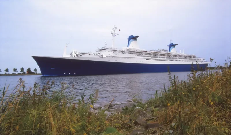 BLUE LADY Passenger Ship IMO 5119143 photo 5