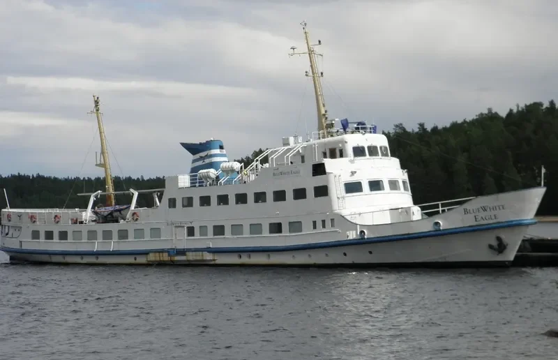 BLUE WHITE EAGLE Passenger Ship IMO 5121768 photo 2