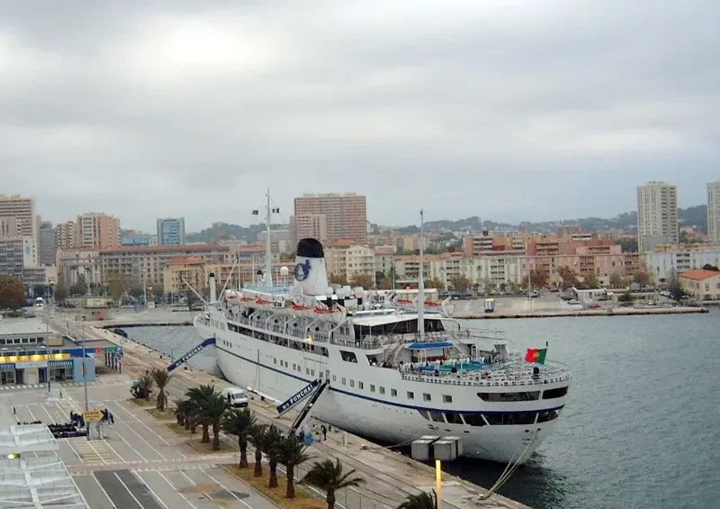 FUNCHAL Passenger Ship IMO 5124162 photo 5