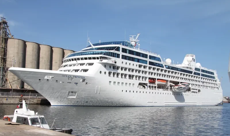 OCEAN PRINCESS Passenger Ship IMO 5170472 photo 2