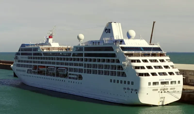 OCEAN PRINCESS Passenger Ship IMO 5170472 photo 3