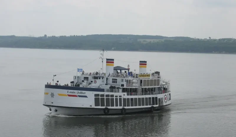 LOUIS JOLLIET Passenger Ship IMO 5212749 photo 2