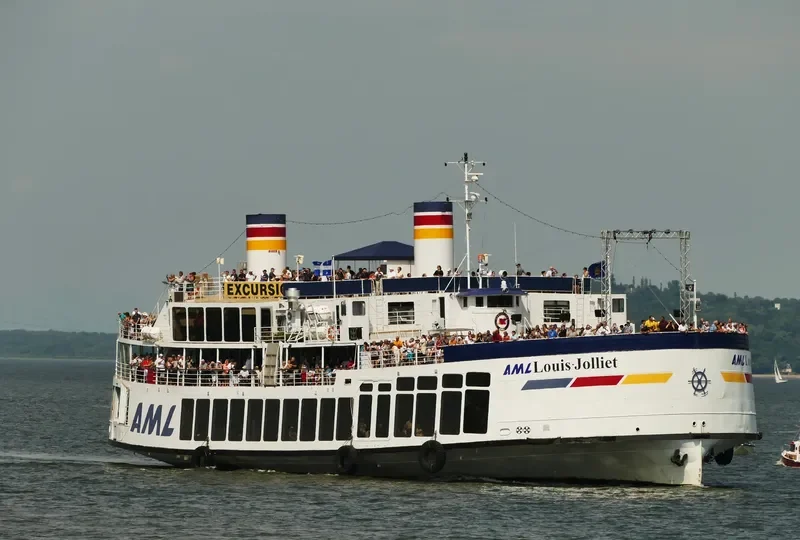 LOUIS JOLLIET Passenger Ship IMO 5212749 photo 4