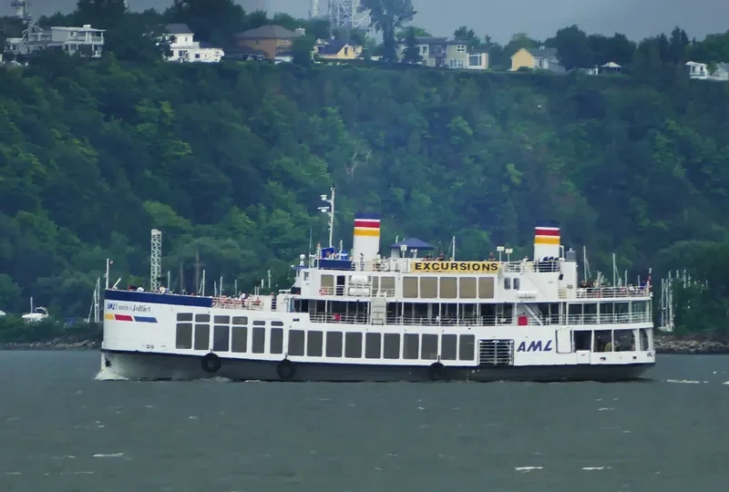 LOUIS JOLLIET Passenger Ship IMO 5212749 photo 6