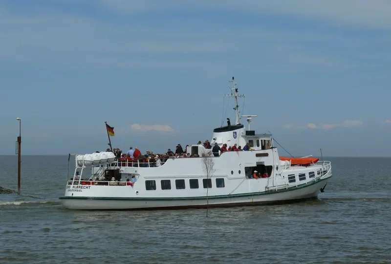 JENS ALBRECHT Passenger Ship IMO 5244156 photo 4