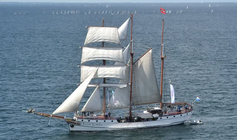 LOTH LORIEN Passenger Ship IMO 5254151 photo 3
