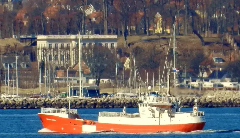 GLOMAR SCOUT Offshore Vessel IMO 5259589 photo 8