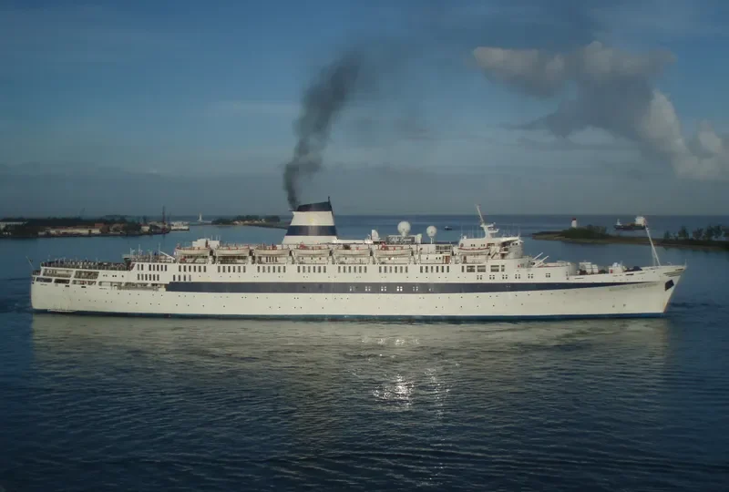REGAL EMPRESS Passenger Ship IMO 5262835