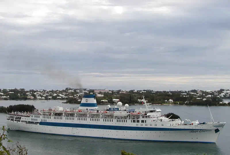 REGAL EMPRESS Passenger Ship IMO 5262835 photo 5