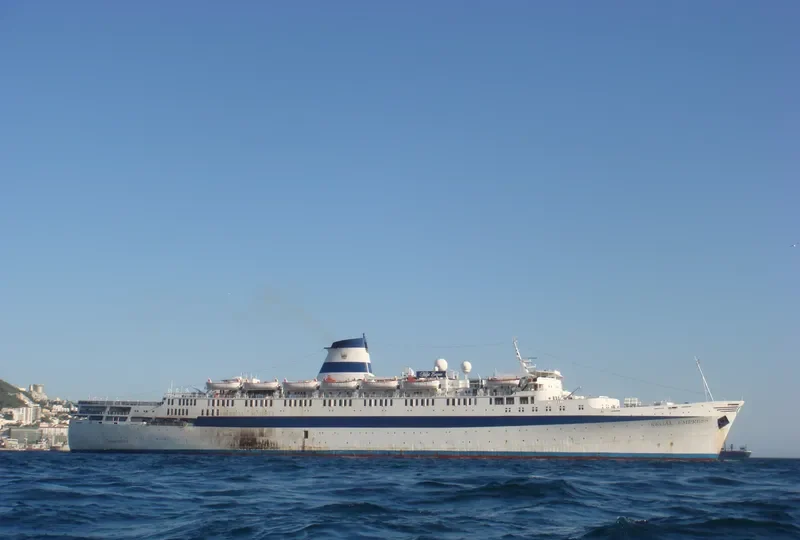 REGAL EMPRESS Passenger Ship IMO 5262835 photo 6