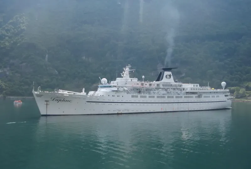 DAPHNE Passenger Ship IMO 5282627 photo 2