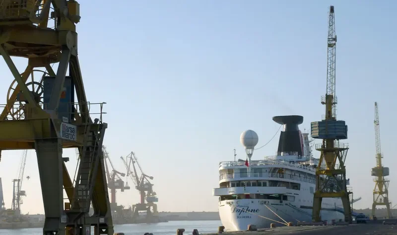 DAPHNE Passenger Ship IMO 5282627 photo 4