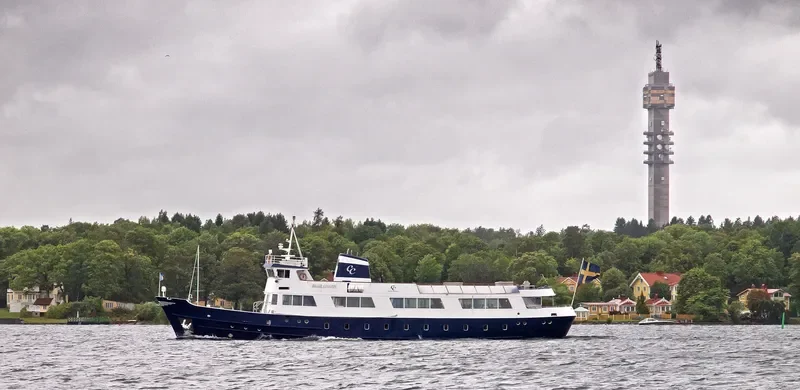 BLUE CHARM Passenger Ship IMO 5285306 photo 2
