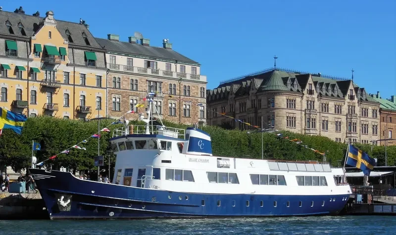 BLUE CHARM Passenger Ship IMO 5285306 photo 8