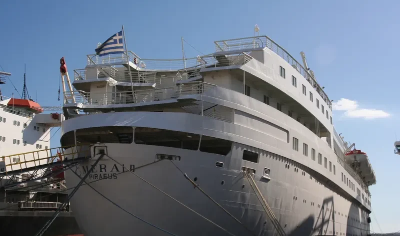 SS EMERALD Passenger Ship IMO 5312824 photo 2