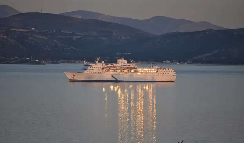 SS EMERALD Passenger Ship IMO 5312824 photo 5