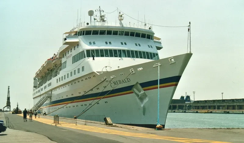 SS EMERALD Passenger Ship IMO 5312824 photo 7