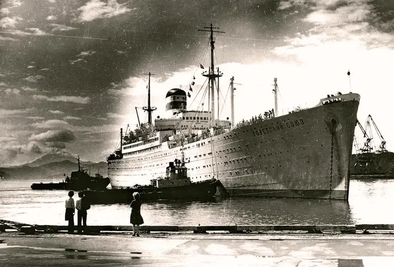 SOVETSKIY SOYUZ Passenger Ship IMO 5335993 photo 3