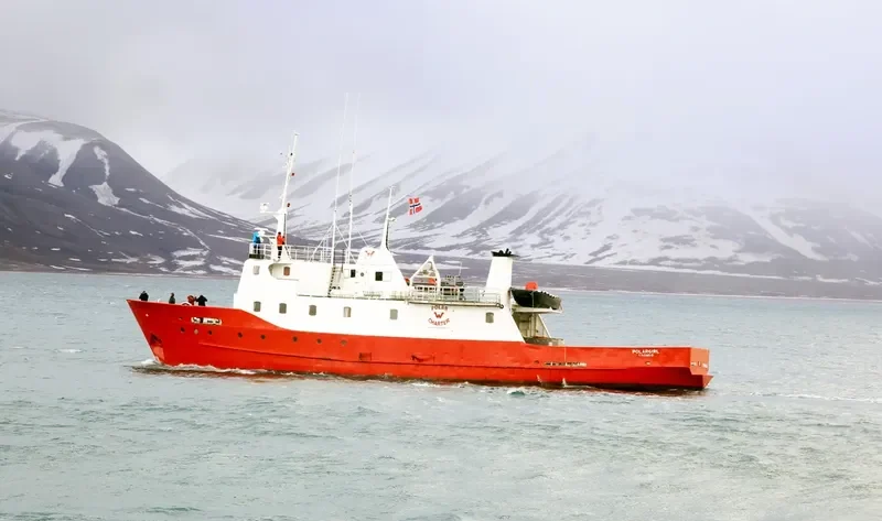 POLARGIRL Passenger Ship IMO 5351894 photo 4