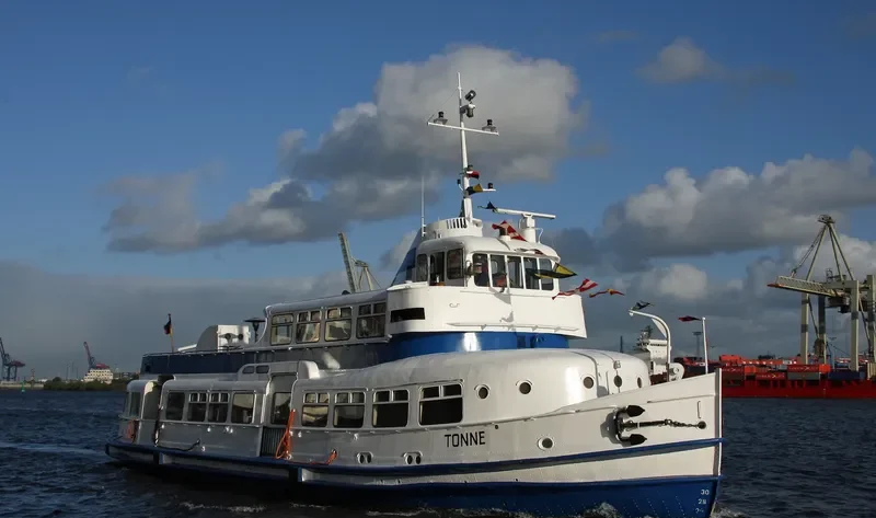 TONNE Passenger Ship IMO 5364695 photo 7