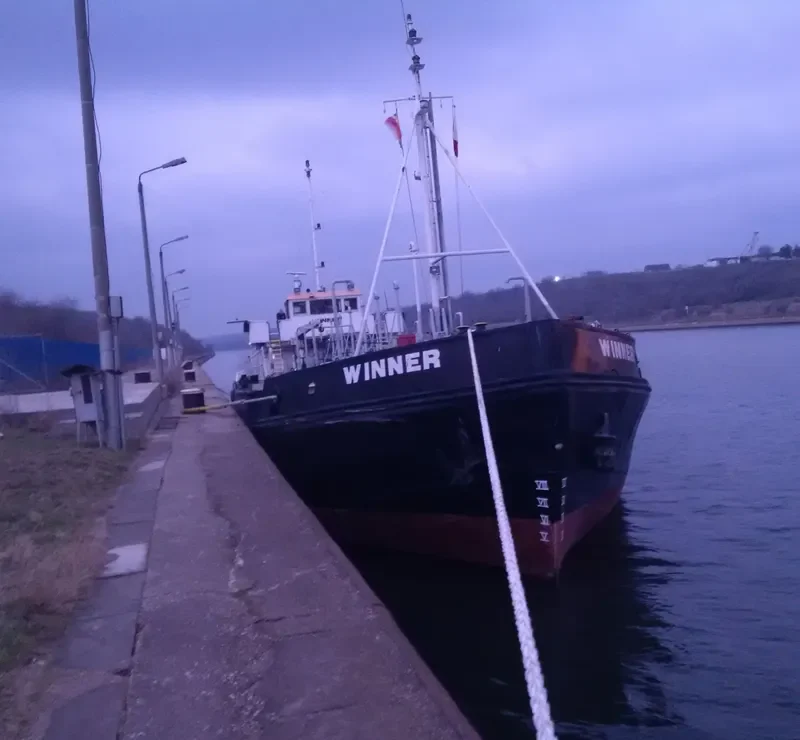 WINNER Tanker IMO 5372305 photo 2
