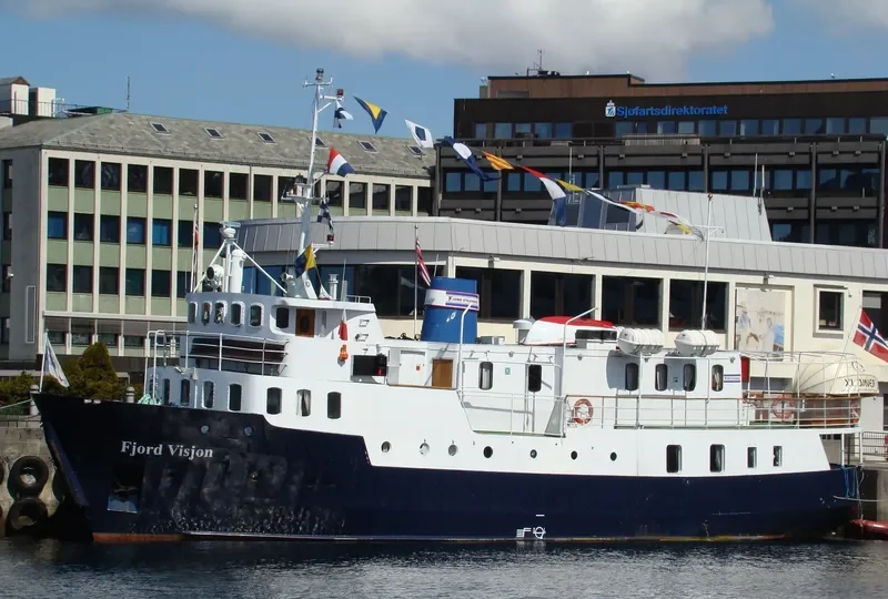 TROMSO Passenger Ship IMO 5375204 photo 7