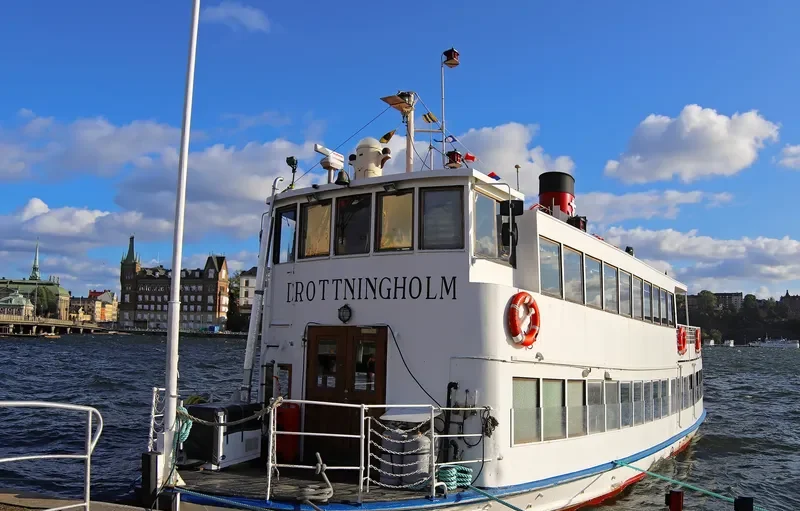 DROTTNINGHOLM Passenger Ship IMO 5375838 photo 4