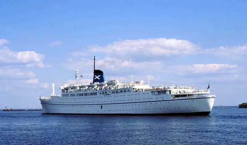 VICTORIA 1 Passenger Ship IMO 5379717 photo 2