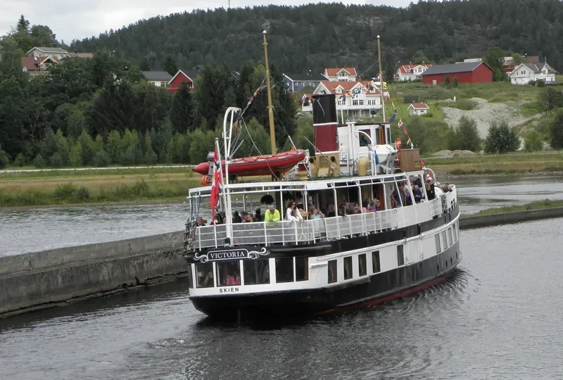VICTORIA Passenger Ship IMO 5379822 photo 2