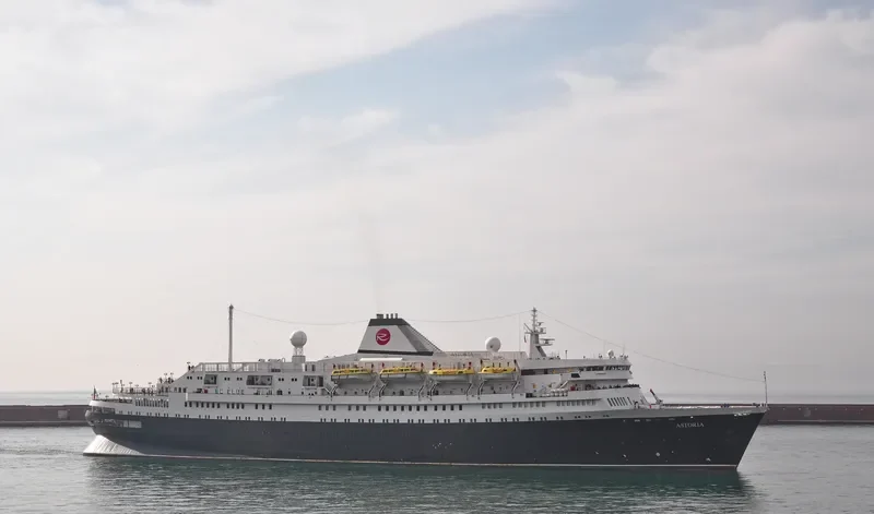 ASTORIA Passenger Ship IMO 5383304 photo 3