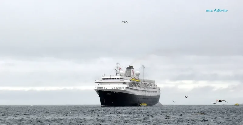 ASTORIA Passenger Ship IMO 5383304 photo 5