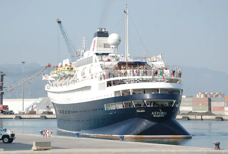 ASTORIA Passenger Ship IMO 5383304 photo 9