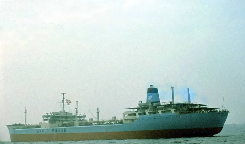 ANGLO MAERSK Tanker IMO 5400683 photo 2