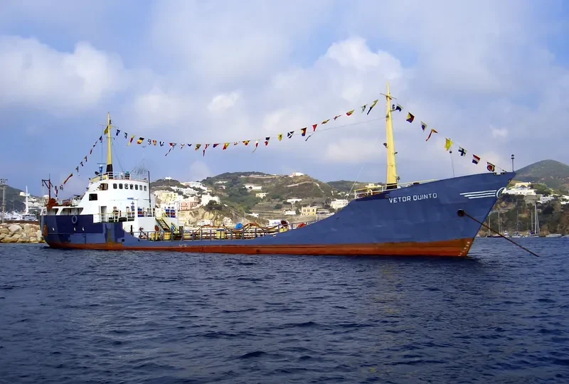 VETOR QUINTO Tanker IMO 6360696 photo 4