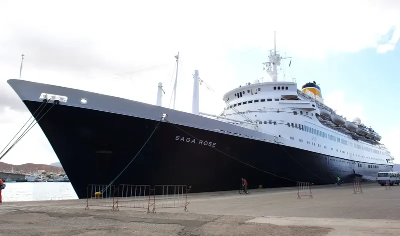 SAGA ROSE Passenger Ship IMO 6416043 photo 4