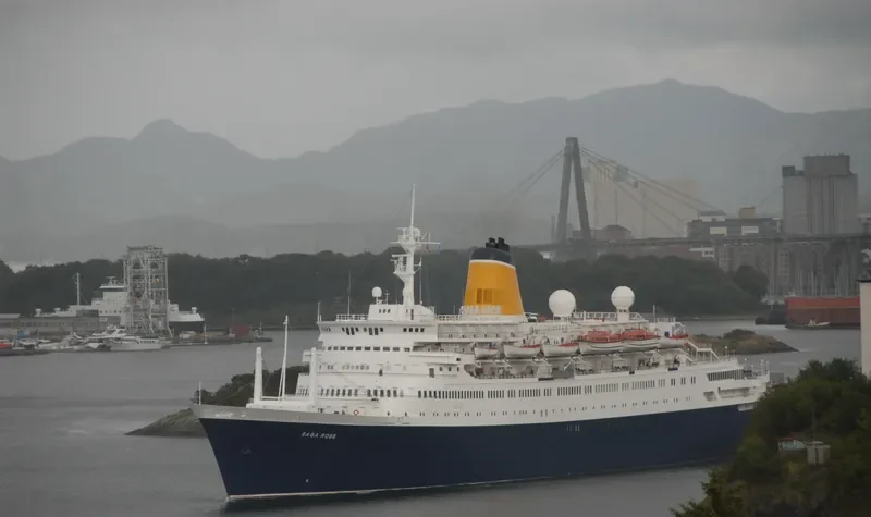SAGA ROSE Passenger Ship IMO 6416043 photo 5