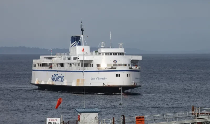 QUEEN OF BURNABY Ro-Ro IMO 6510148 photo 10