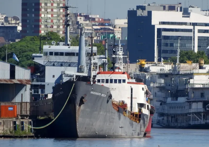 PUERTO POSADAS Tanker IMO 6520741 photo 2
