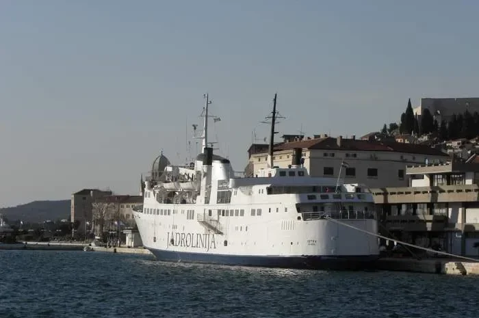 ISTRA Ro-Ro IMO 6525143 photo 3