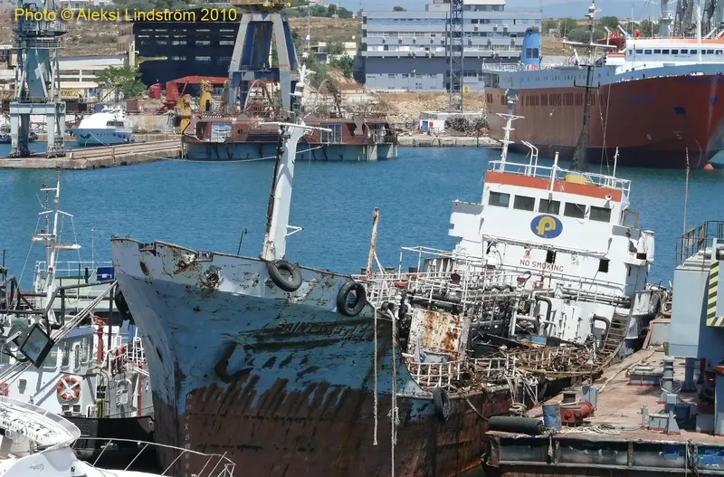 SAINT RAPHAEL II Tanker IMO 6604303 photo 2
