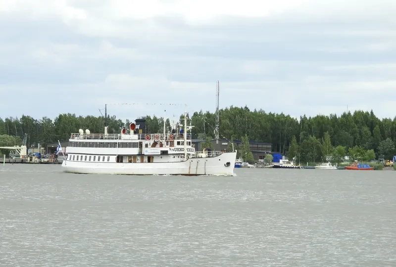 UKKOPEKKA Passenger Ship IMO 6610132 photo 3