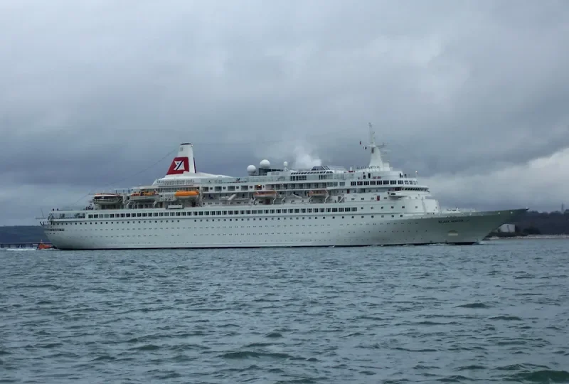 OLA ESMERALDA Passenger Ship IMO 6613328