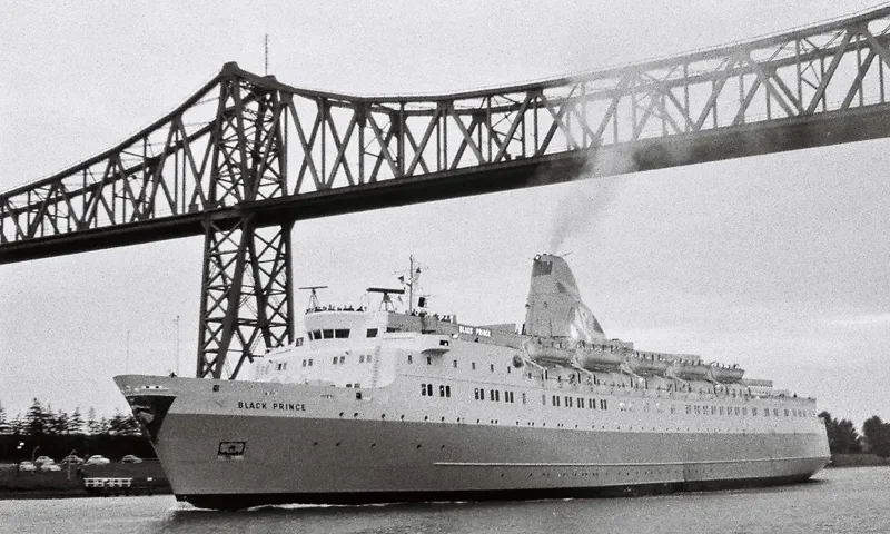 OLA ESMERALDA Passenger Ship IMO 6613328 photo 3