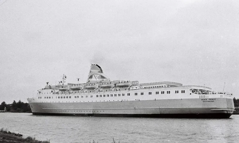 OLA ESMERALDA Passenger Ship IMO 6613328 photo 4