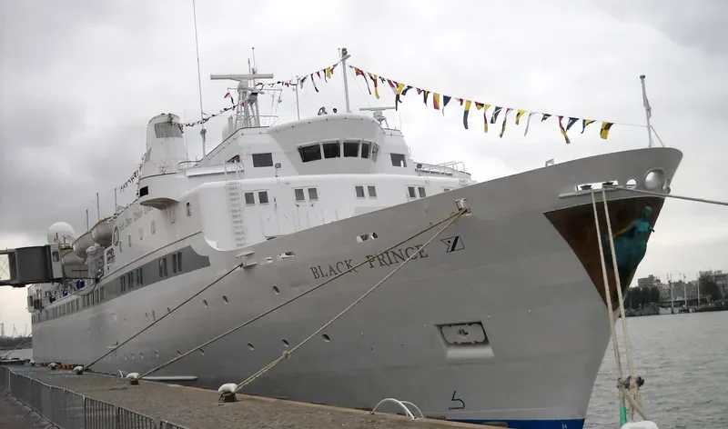 OLA ESMERALDA Passenger Ship IMO 6613328 photo 5